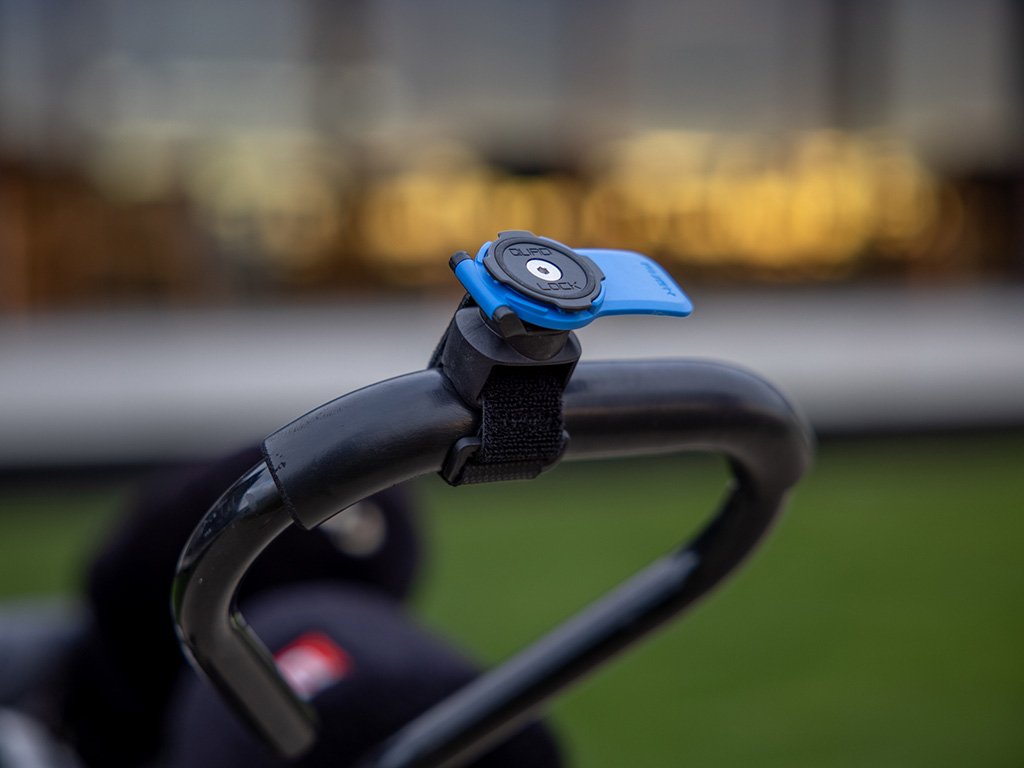 golf mount for smartphone attached to handle